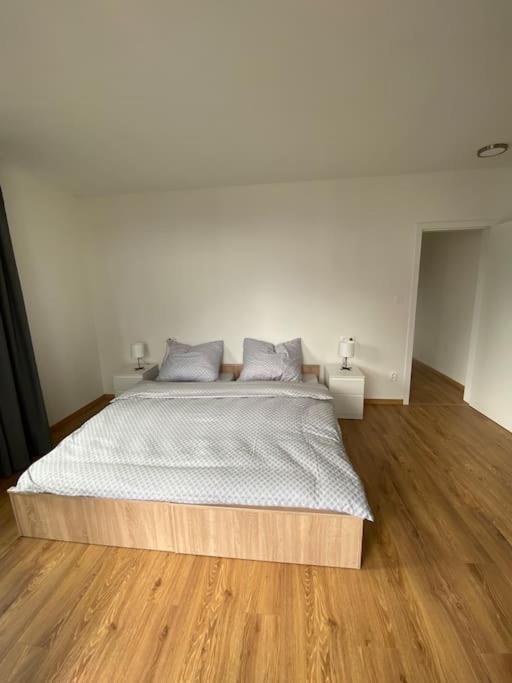 New Flat With A Mountain View, Garage Parking Daire Banská Bystrica Dış mekan fotoğraf